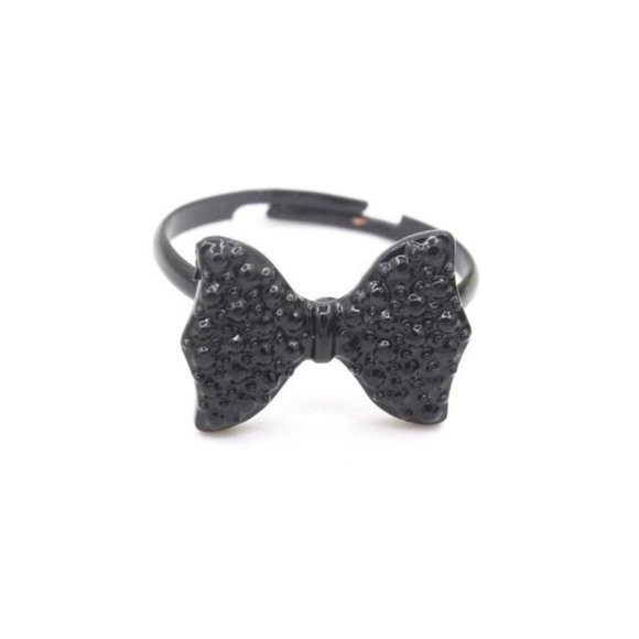 Jewelry - NWOT Black crystal rhinestone bow ring